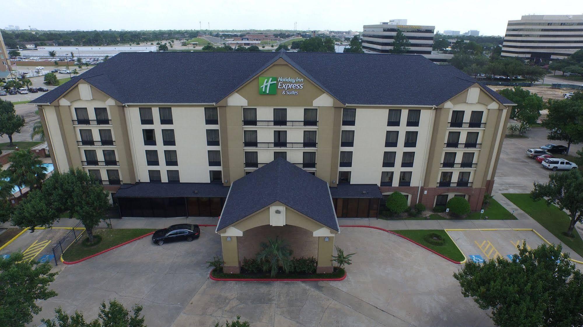 Comfort Inn & Suites Houston I-10 West Energy Corridor Exterior photo
