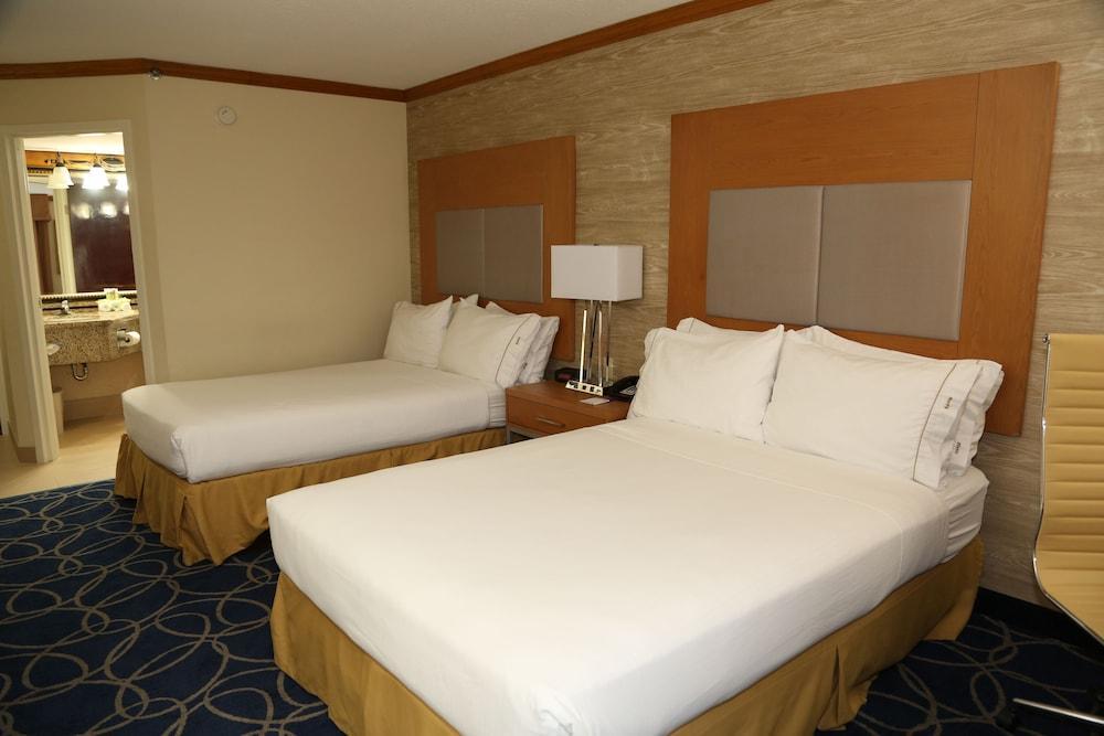 Comfort Inn & Suites Houston I-10 West Energy Corridor Exterior photo