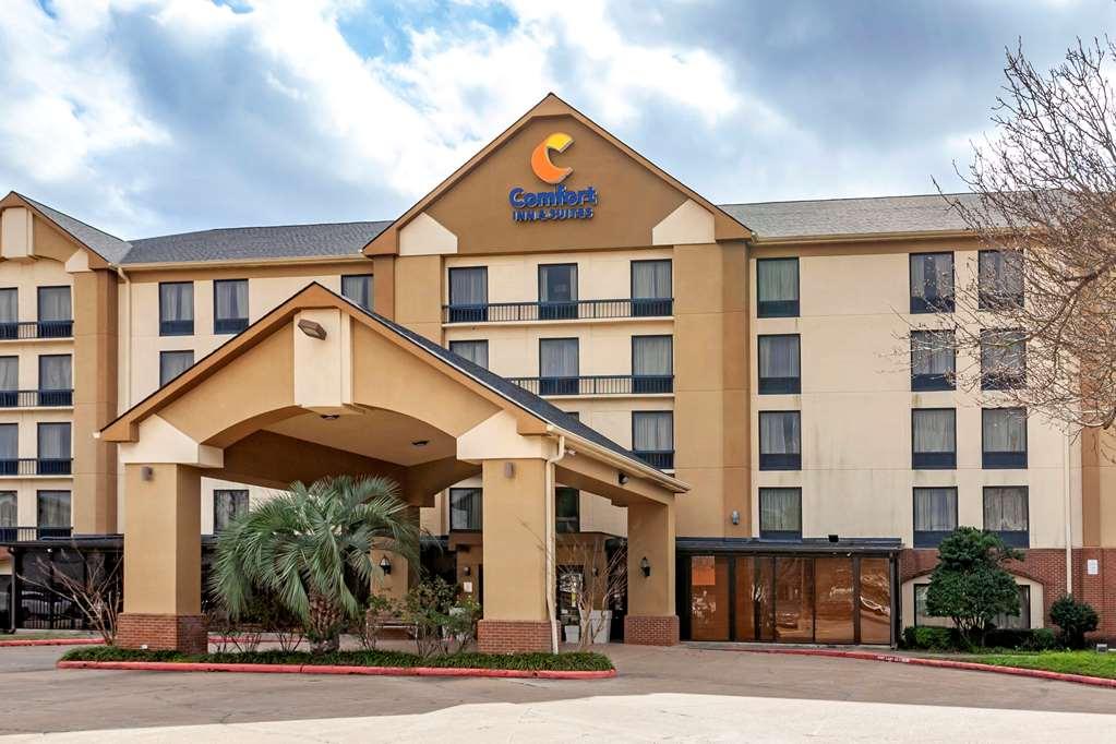 Comfort Inn & Suites Houston I-10 West Energy Corridor Exterior photo