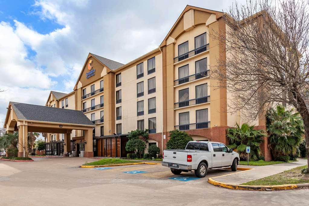 Comfort Inn & Suites Houston I-10 West Energy Corridor Exterior photo