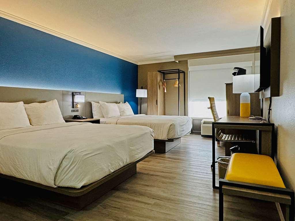 Comfort Inn & Suites Houston I-10 West Energy Corridor Room photo