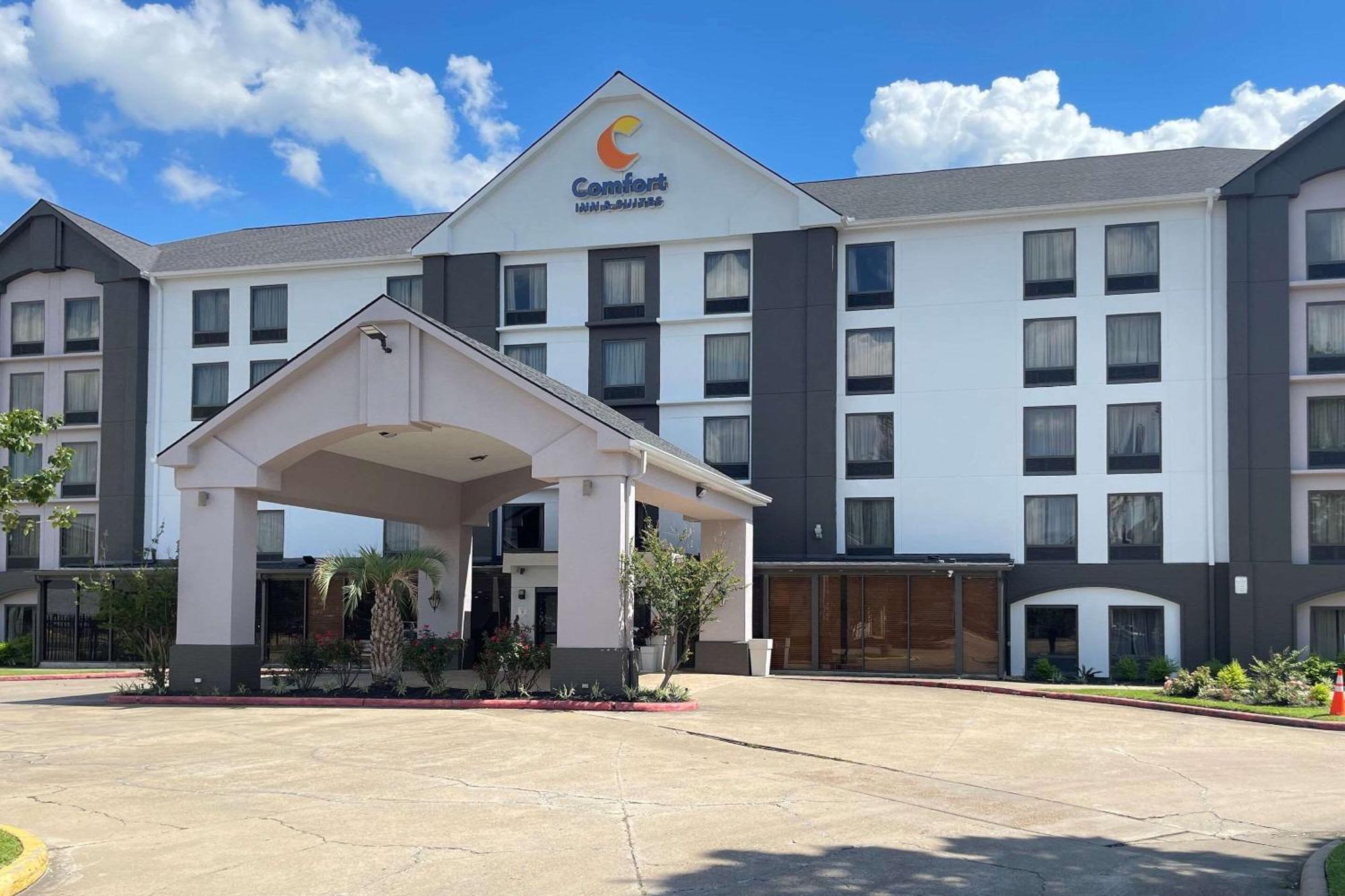 Comfort Inn & Suites Houston I-10 West Energy Corridor Exterior photo