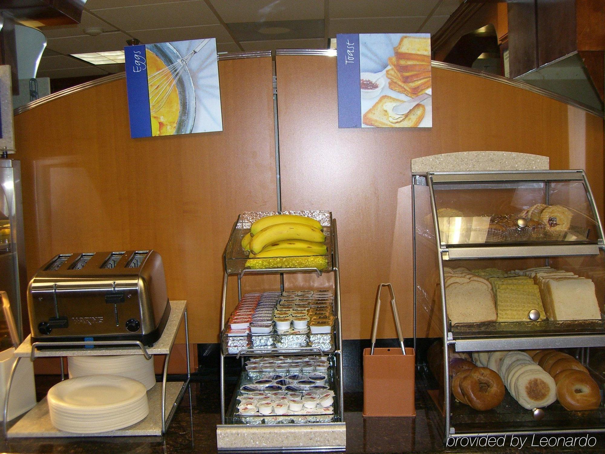 Comfort Inn & Suites Houston I-10 West Energy Corridor Restaurant photo