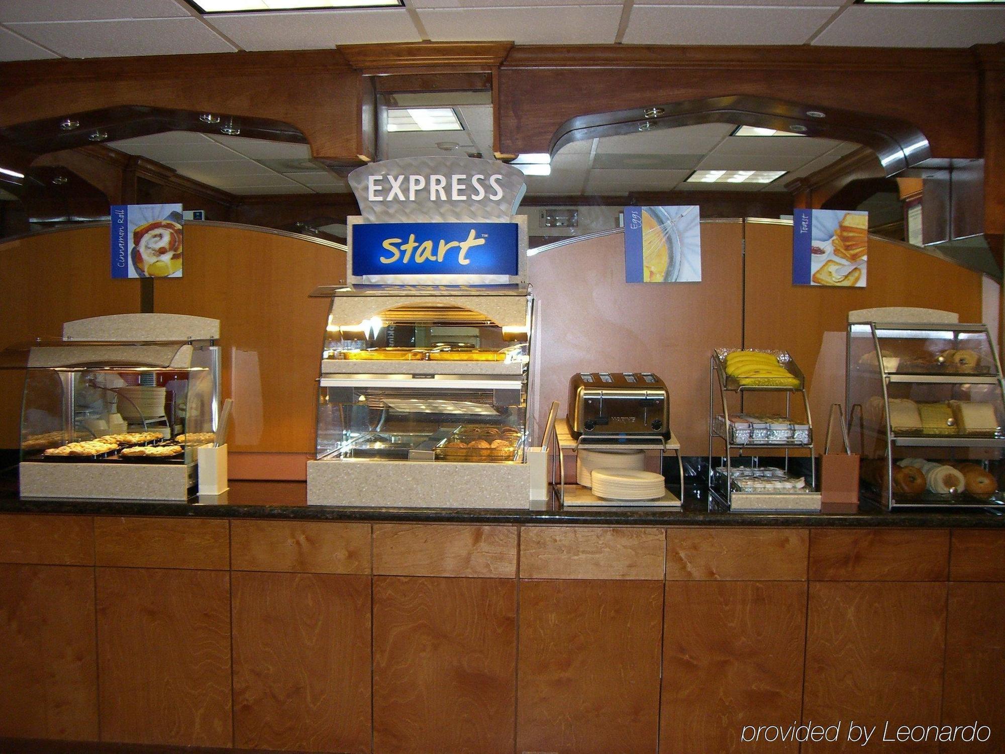Comfort Inn & Suites Houston I-10 West Energy Corridor Restaurant photo